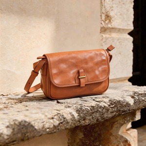 Bolso de hombro de cuero suave para mujer, de proveedor indio, con un aspecto elegante y almacenamiento práctico, disponible a un precio razonable. - Product Image 3