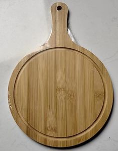Planche à découper ronde en bambou de qualité commerciale, épaisseur 1,5 cm, pour la découpe de pizzas et de chips de pain dans les restaurants - Product Image 2