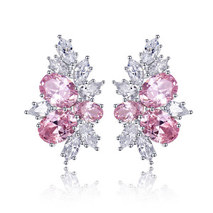 Orecchini a perno con fiore di ciliegio rosa da donna, gioielli floreali alla moda - Product Image 5