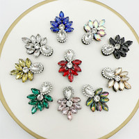 Nouvelles appliques en fer 3D faites à la main avec des fleurs en paillettes, motif abeille, pour la décoration des vêtements