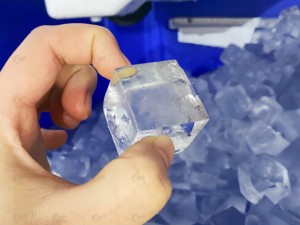 เครื่องทำน้ำแข็งก้อนใหญ่สำหรับโรงงานอุตสาหกรรม BLG รุ่น Maquina De Hielo ระบบพ่นความเย็น ผลิตน้ำแข็งใสแข็ง สำหรับบาร์ โรงแรม ร้านอาหาร และร้านเครื่องดื่ม - Product Image 6