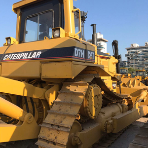 Bulldozer sur chenilles d'occasion D7H & D7G avec treuil, capacité de bêchage de 4 m, haute efficacité opérationnelle - Product Image 1