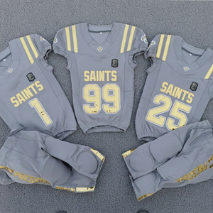 Ensemble de maillots de football américain Saints gris et or, sublimé, manches courtes, nom d'équipe personnalisé, fusion sans couture, évacuation de l'humidité, 100% - Product Image 1