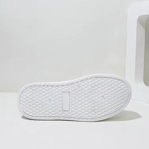 Chaussures de sport blanches pour femmes à semelle épaisse antidérapante en TPU, idéales pour l'hiver et le printemps – Vente en gros - Product Image 5