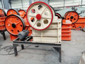 Лидер продаж: Мобильная щековая дробилка малого размера для Африки 150x250, 200x300, 250x400, 400x600. Щековая дробилка PE для добычи золотой руды. - Product Image 6