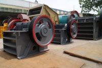 Concasseur à mâchoires neuf à bas prix pour l'extraction minière et la production de sable de construction, moteur AC, max. 50 t/h, fixe, mobile, multifonction