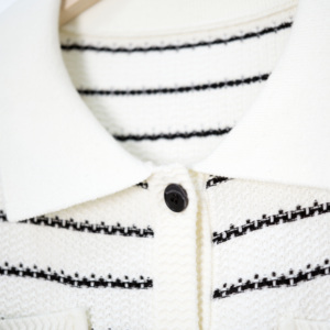 OEM & ODM maglione <span class=keywords><strong>Cardigan</strong></span> donna a righe a maniche lunghe lavorato a maglia invernale <span class=keywords><strong>con</strong></span> bottone abbigliamento corto donna - Product Image 5