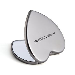 Espejo de Maquillaje Plegable de Bolsillo con Forma de Corazón Personalizado, de Metal Plateado con Grabado, para Chicas - Product Image 5