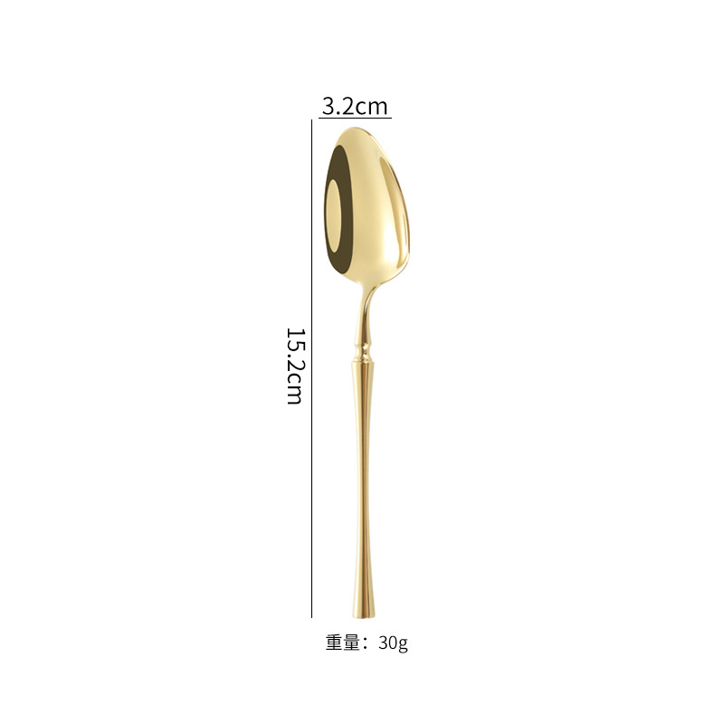 Cuillère à café dorée taille fine