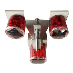 Feux d'avertissement solaires à trois têtes, feux de signalisation LED rouges, montage sur poteau, IP65, sécurité routière - Product Image 1