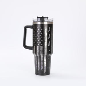 Bicchiere in acciaio inossidabile 304 di Natale da 40 once con coperchio inciso al Laser a doppia parete rivestito in oro con paglia calda fredda per il campeggio - Product Image 2