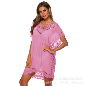 Robe de plage tropicale à col en V ajouré, bordure crochetée à la main, coupe ample, idéale pour les escapades en bord de mer et les tenues décontractées au bord de la piscine - Product Image 5