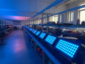 Luz LED para Exteriores IP65 de 60x10W, Estroboscópica RGBW DMX, Barra de Luz LED para Escenarios, Discotecas y Eventos - Product Image 6