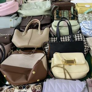 <span class=keywords><strong>Bolsos</strong></span> Usados <span class=keywords><strong>de</strong></span> Primera Calidad A15 al por Mayor, <span class=keywords><strong>Bolsos</strong></span> <span class=keywords><strong>de</strong></span> <span class=keywords><strong>Segunda</strong></span> <span class=keywords><strong>Mano</strong></span> con Estilo <span class=keywords><strong>de</strong></span> Moda en Fardos, Proveedor <span class=keywords><strong>de</strong></span> <span class=keywords><strong>Bolsos</strong></span> Ukay - Product Image 4