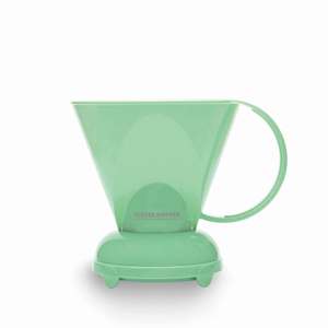 Jarra Trapezoidal Verde Crema Antiderrames y Antideslizante de 500 ml para Hotel de Lujo, Equipo de Café de Plástico Reutilizable - Product Image 1