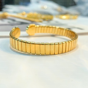 Bracelet rectangulaire en or 18 carats avec diamant, orné d'un diamant rond de 0,683 carat cultivé en laboratoire, cadeau d'anniversaire pour femme - Product Image 3