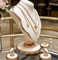 Support de présentation de bijoux rotatif à 360° élégant, en velours or rose, pour colliers et bagues, durable et de haute qualité