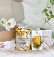 Saint-Valentin 2025 : Cylindre isotherme transfrontalier de roses éternelles et fleurs séchées, avec cire de soja gaufrée pour aromathérapie, Noël, Pâques