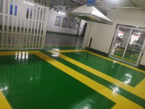 Dalles de sol en PVC robustes et emboîtables pour garage, atelier, entrepôt - revêtement de sol en plastique durable - Product Image 4