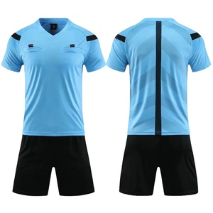 2627 Équipements de la ligue de football anglaise : Prêts pour le match ! Kits de football exclusifs de la boutique, saisons rétro, répliques de maillots de joueur authentiques pour les fans. - Product Image 1
