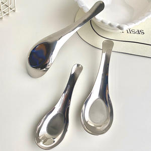 ช้อนสแตนเลสแบบโค้ง 304 สำหรับเด็กทารก ใช้กับอาหารสีทึบ อุปกรณ์บนโต๊ะอาหาร - Product Image 3