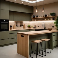 Lemari Dapur Modern Warna Hijau Zaitun dengan Pulau Dapur Kayu Alami, Set Kabinet Panel Datar Matt dengan Lampu LED & Rak Kayu Terbuka