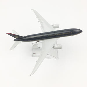 เครื่องบิน <span class=keywords><strong>B787</strong></span>แบบ1:400หล่อจากโรงงานโดยตรง16ซม. เครื่องบินขายดีสำหรับสะสมของขวัญที่สามารถปรับแต่งได้ - Product Image 2