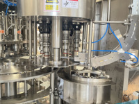 Remplisseuse de bouteilles d'huile comestible d'olive végétale à cuire automatique Ligne de production entièrement automatique
