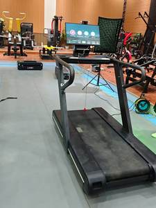 Equipo de gimnasio con rodamiento de carga doble, Monitor de <span class=keywords><strong>teléfono</strong></span> con espejo, cinta de correr, precio comercial, máquina de escalada automática - Product Image 3