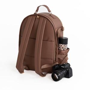 Sac à dos personnalisable de luxe vintage portable unisexe en cuir PU végétalien réutilisable avec fermeture éclair et roulettes pour appareil photo numérique et objectif SLR grande capacité - Product Image 4