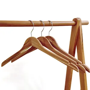 Personalizza i ganci di legno del cappotto di legno naturale del gancio dentellato antiscivolo all'ingrosso per i vestiti