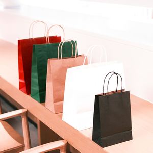 Bolsas de Papel Kraft Marrón Lisas con Asas Retorcidas y Logotipo Personalizado - Product Image 4