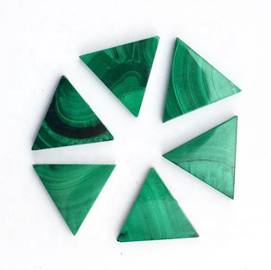 Malaquita Verde Natural Triangular Plana para Joyería, Gema Calibrada Tipo Cabujón, Piedra de Nacimiento de Abril para Anillos, Collares y Colgantes - Product Image 3