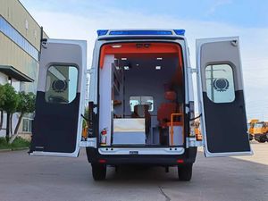 Ambulance à toit haut F0rd avec équipement médical pour le transport et le traitement des blessés et des malades - Product Image 3