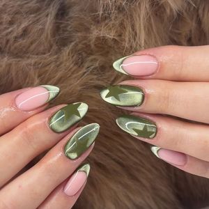 Set de Uñas Postizas Listas para Usar, Bellamente Empaquetadas en Caja de Exhibición, Regalo Perfecto para Amantes del Arte de las Uñas y Amigos - Product Image 4