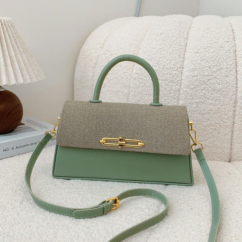 สีเขียวอ่อน