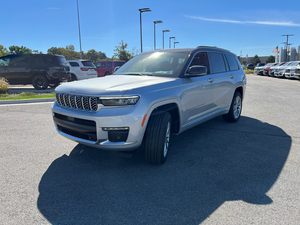 <span class=keywords><strong>Jeep</strong></span> <span class=keywords><strong>Grand</strong></span> <span class=keywords><strong>Cherokee</strong></span> L <span class=keywords><strong>Summit</strong></span> 2025 de Alta Demanda, 4x4, Euro IV, 7 Plazas, 1-25000 Millas, 250-300 CV - Product Image 3