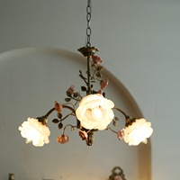 Lustre en cuivre doré de style français, luminaire suspendu de salle à manger de style américain vintage/mid-century moderne avec abat-jour en verre