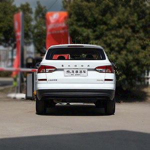 Skoda <span class=keywords><strong>Kamiq</strong></span> 2024 1.5L Automatic Power Edition National VI con Schermo Touch da 9 Pollici, Auto Usata a Prezzo Scontato - Product Image 5