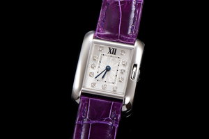 Montre mécanique automatique élégante et tendance, cadran texturé gravé argent et blanc, bracelet en cuir de crocodile violet brillant - Product Image 3