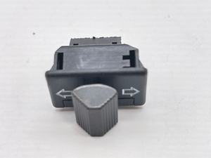 อุปกรณ์เสริมสำหรับรถจักรยานยนต์, สวิตช์ไฟเลี้ยวสำหรับรถจักรยานยนต์/จักรยานไฟฟ้า, สวิตช์ไฟเลี้ยว RS50, สวิตช์ไฟเลี้ยวแบบ 3 ขา - Product Image 2