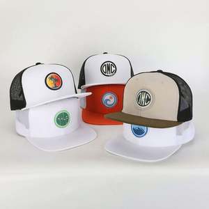 Gorra de Camionero Deportiva de Lona con Visera Plana de 6 Paneles, Bordado Personalizado de Alta Calidad con Logotipo, Negra, de Algodón, Estilo Deportivo, Venta al Por Mayor BSCI - Product Image 1