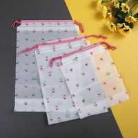 Sac à cordon semi-transparent mat motif cerise, durable et résistant, pour le rangement des cosmétiques et des lingettes nettoyantes pour le visage