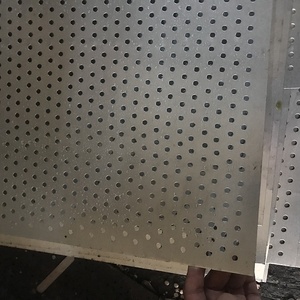 3mm d'épaisseur 150cm de large Feuille d'<span class=keywords><strong>aluminium</strong></span> <span class=keywords><strong>perforée</strong></span> 4x8 150cm <span class=keywords><strong>Plaque</strong></span> pour la décoration Services de découpe et de soudage personnalisés - Product Image 5