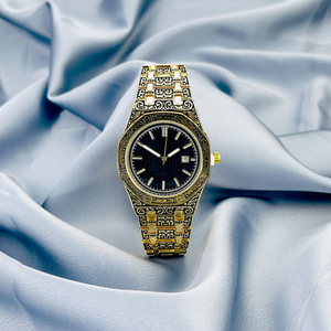 Fashion Vintage Men's Quartz <b>Watch</b> Engraved Case and 20mm Band Glass Crystal <b>Black</b> Textured Dial Gold Tone Business <b>Watch</b> - Product Image 2