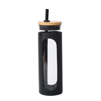 Bouteille d'eau transparente en verre à haute teneur en borosilicate avec manchon en silicone couvercle en bambou et paille