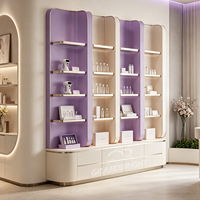 Lemari Display Medis Custom Langsung dari Pabrik dengan Lis Emas, Stand Display Salon Kecantikan OEM dengan Laci untuk Toko Retail