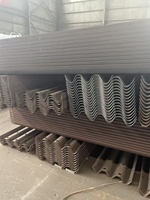 Barrière de sécurité routière en acier inoxydable moderne de haute qualité AASHTO Q365B Q345B galvanisée à chaud, prix au mètre