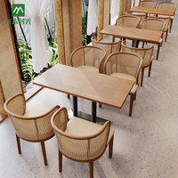 Meubles de restaurant et d'hôtel durables, écologiques et modernes de style sud-est asiatique, sièges en rotin tressé, table à manger en bois massif