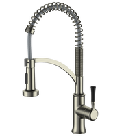 Robinet de cuisine monocommande de luxe contemporain, avec douchette extractible, pour usage hôtelier, eau chaude et froide